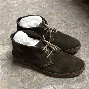 Men's Brown Suede Chukka Boots